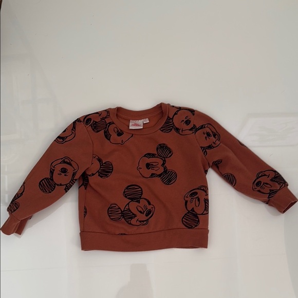 Lot bundle of Disney tshirt and sweaters boy 2t - Picture 2 of 5